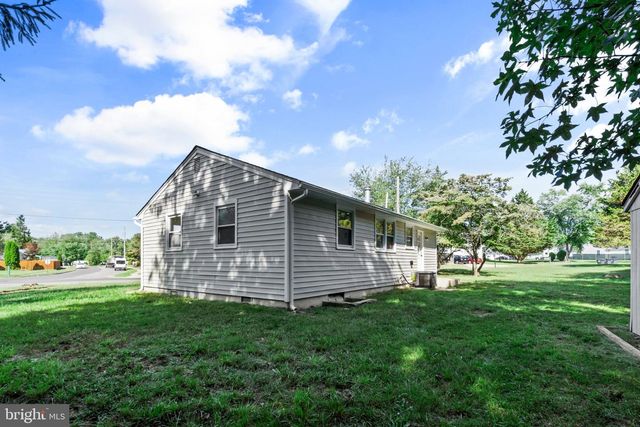718 ROBERTS AVE, Lindenwold, NJ 08021
