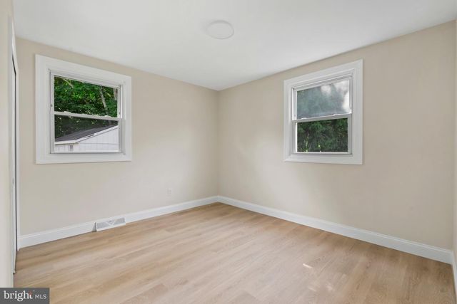 718 ROBERTS AVE, Lindenwold, NJ 08021