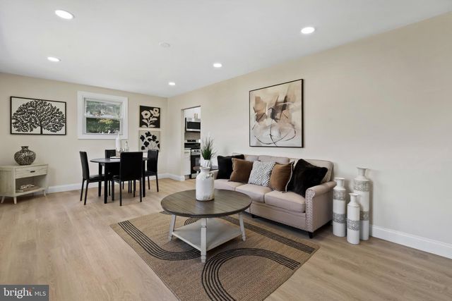 718 ROBERTS AVE, Lindenwold, NJ 08021