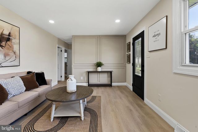 718 ROBERTS AVE, Lindenwold, NJ 08021
