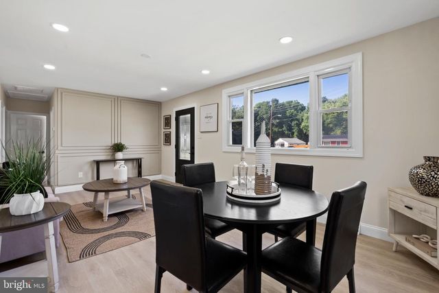 718 ROBERTS AVE, Lindenwold, NJ 08021