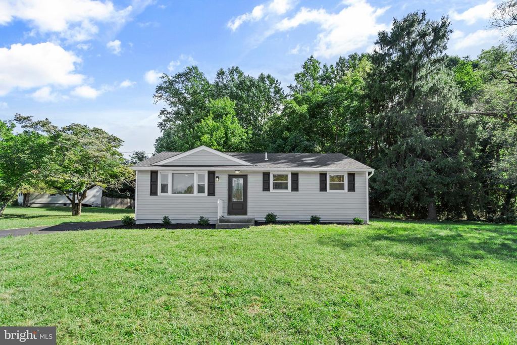 718 ROBERTS AVE, Lindenwold, NJ 08021