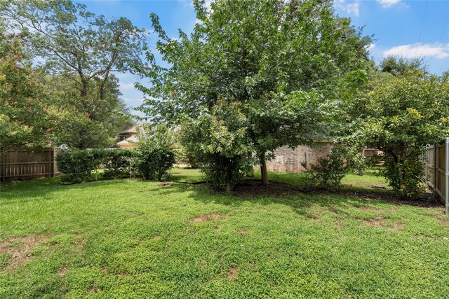 800 Wooded Crest Drive, Woodway, TX 76712