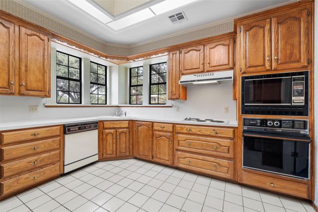 800 Wooded Crest Drive, Woodway, TX 76712