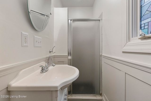 1801 Eastern Pkwy, Louisville, KY 40204