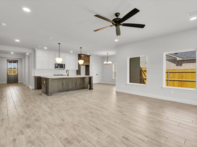 608 Jameson, Springtown, TX 76082