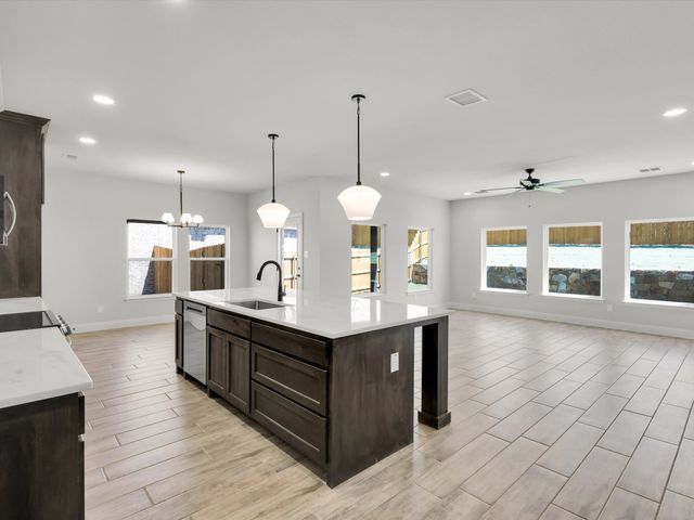 608 Jameson, Springtown, TX 76082