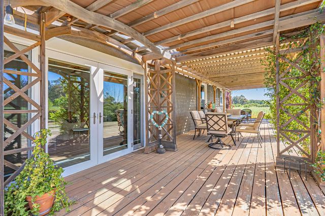 35700 Lasiandra Ln, Davis, CA 95616