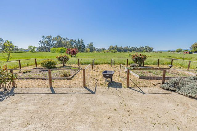 35700 Lasiandra Ln, Davis, CA 95616