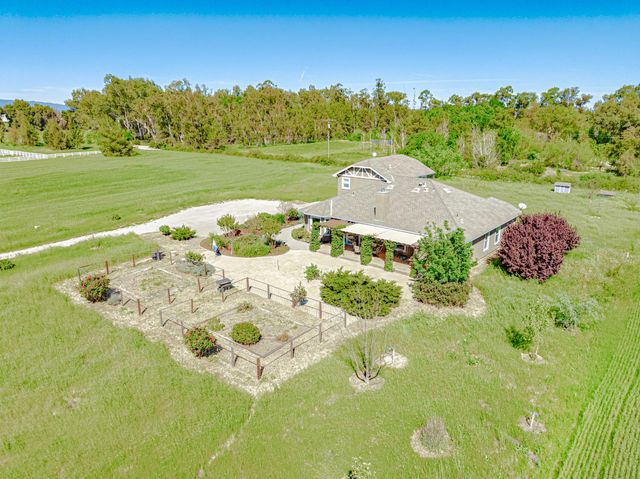 35700 Lasiandra Ln, Davis, CA 95616