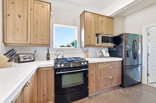 35700 Lasiandra Ln, Davis, CA 95616