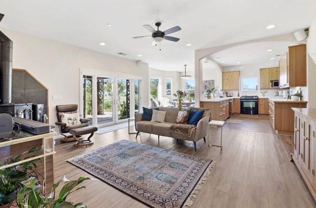 35700 Lasiandra Ln, Davis, CA 95616