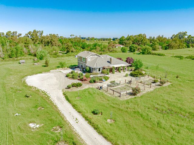 35700 Lasiandra Ln, Davis, CA 95616