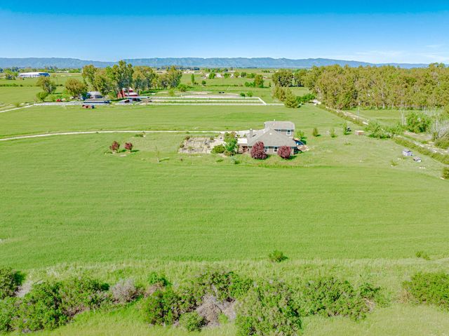 35700 Lasiandra Ln, Davis, CA 95616