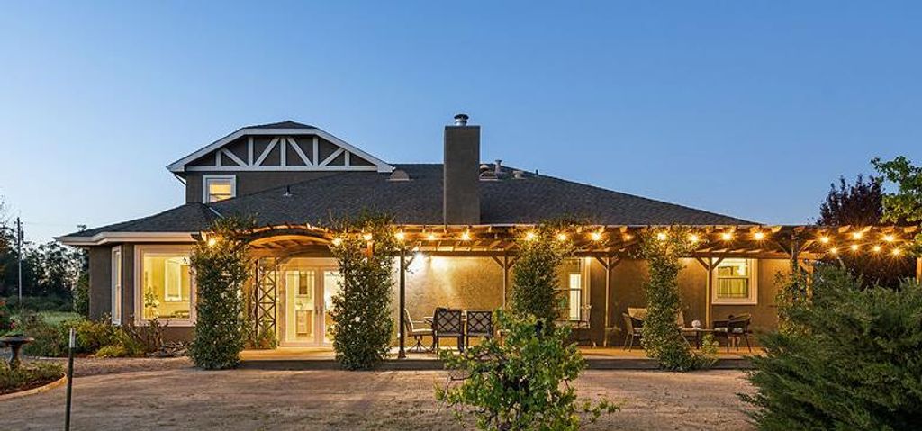 35700 Lasiandra Ln, Davis, CA 95616