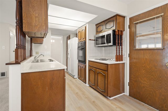 1715 Galahad Lane, Arlington, TX 76014