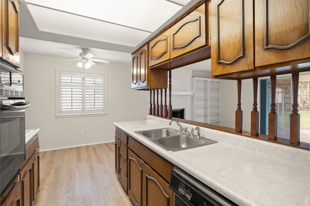 1715 Galahad Lane, Arlington, TX 76014