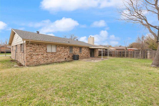 1715 Galahad Lane, Arlington, TX 76014