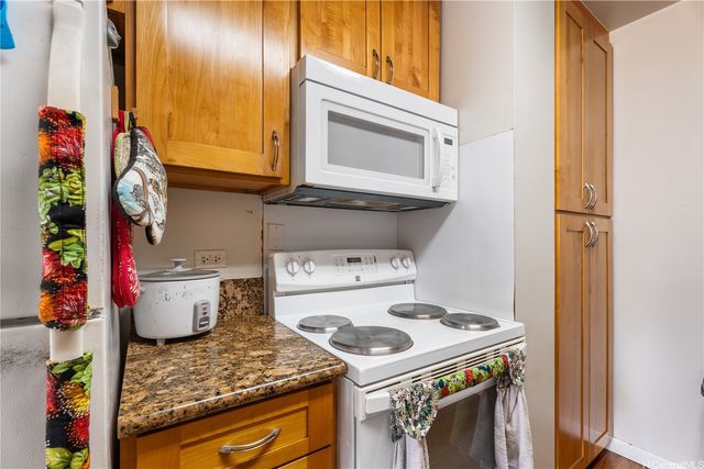98-1040 Moanalua Road 1-302, Aiea, HI 96701