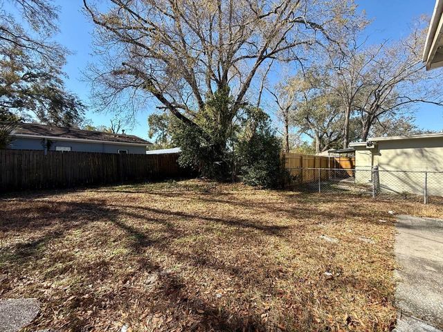 1607 E MAPLE AVENUE, Tampa, FL 33604