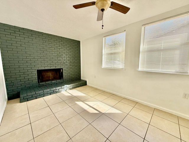 1607 E MAPLE AVENUE, Tampa, FL 33604