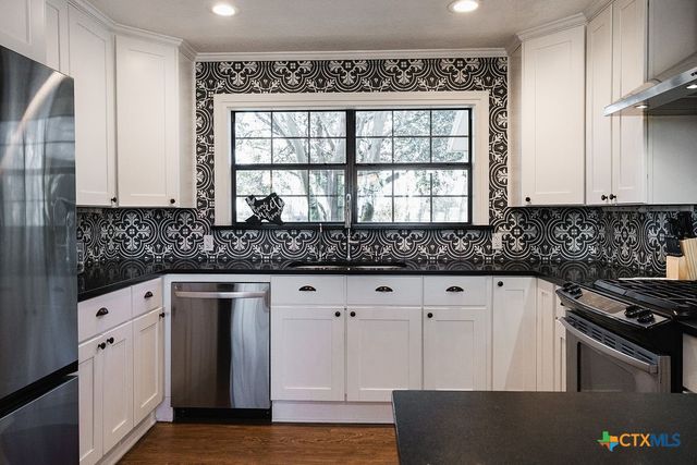 1439 Dagg Road, Yoakum, TX 77995