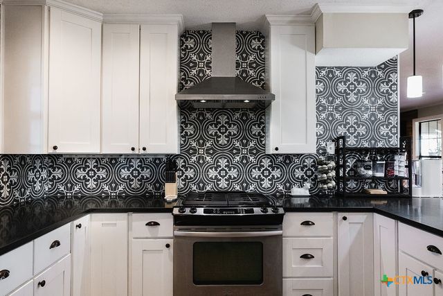 1439 Dagg Road, Yoakum, TX 77995