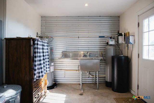 1439 Dagg Road, Yoakum, TX 77995