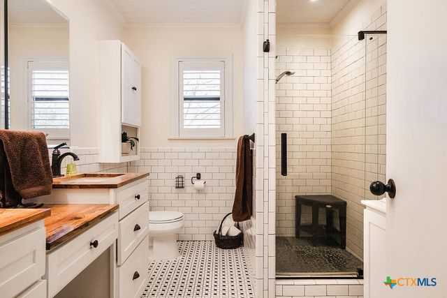 1439 Dagg Road, Yoakum, TX 77995