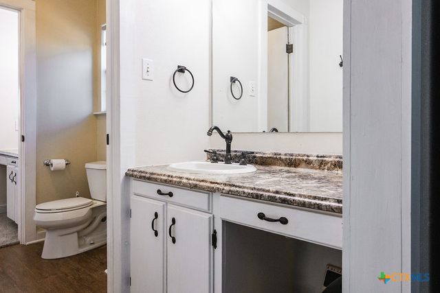 1439 Dagg Road, Yoakum, TX 77995