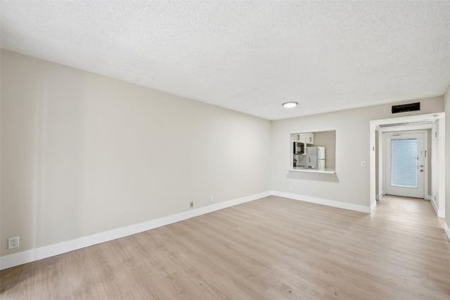 9430 Poinciana Place 409, Davie, FL 33324