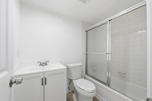 9430 Poinciana Place 409, Davie, FL 33324