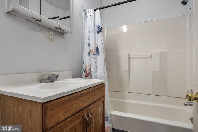 303 PINE ST, Carneys Point, NJ 08069