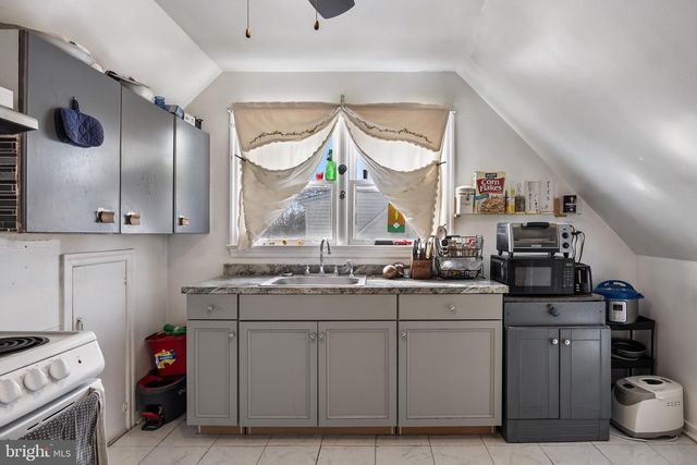 303 PINE ST, Carneys Point, NJ 08069