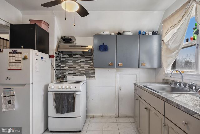 303 PINE ST, Carneys Point, NJ 08069