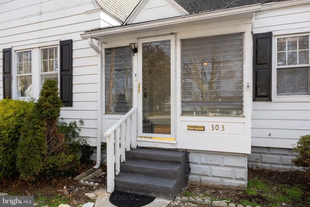 303 PINE ST, Carneys Point, NJ 08069