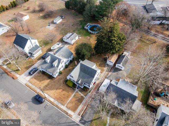 303 PINE ST, Carneys Point, NJ 08069