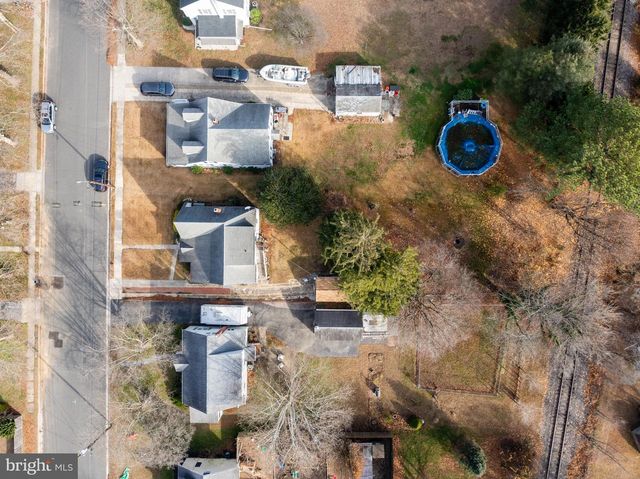 303 PINE ST, Carneys Point, NJ 08069