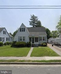 303 PINE ST, Carneys Point, NJ 08069