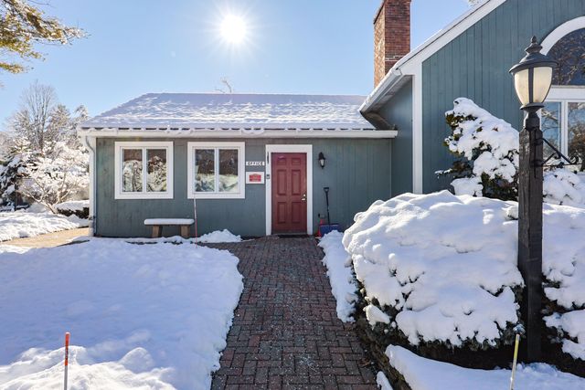 225 Lincoln Street APT D8, South Duxbury, MA 02332