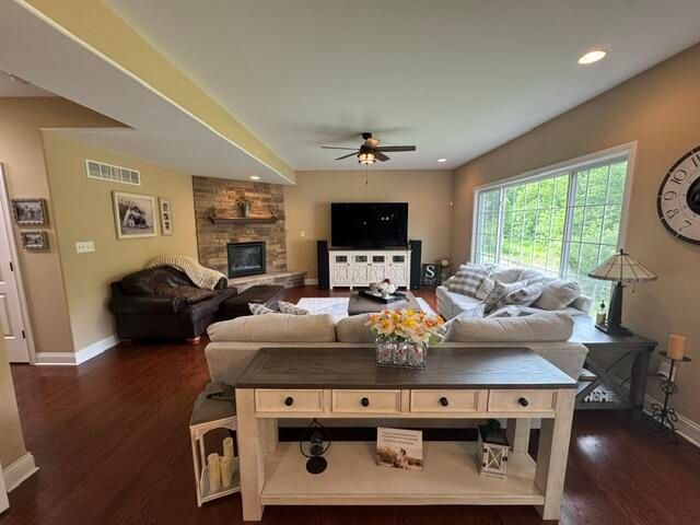 508 Pine Trail Drive, Chesterton, IN 46304