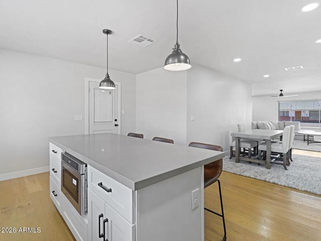 8626 E ROANOKE Avenue, Scottsdale, AZ 85257