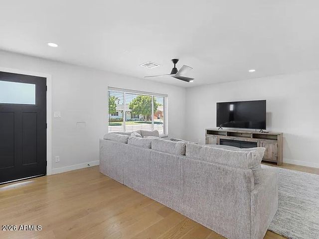 8626 E ROANOKE Avenue, Scottsdale, AZ 85257