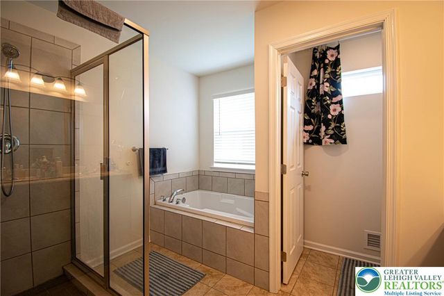 1718 Charley Lane, Bethlehem Twp, PA 18020