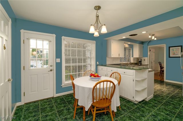 19091 Inglewood Avenue, Rocky River, OH 44116