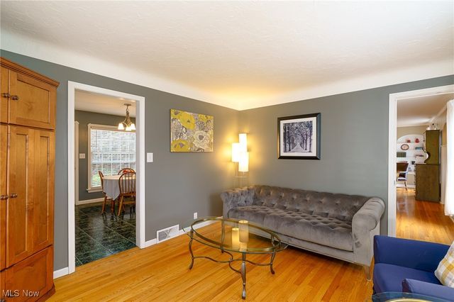 19091 Inglewood Avenue, Rocky River, OH 44116