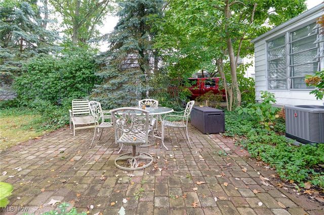 19091 Inglewood Avenue, Rocky River, OH 44116