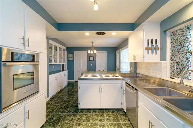 19091 Inglewood Avenue, Rocky River, OH 44116