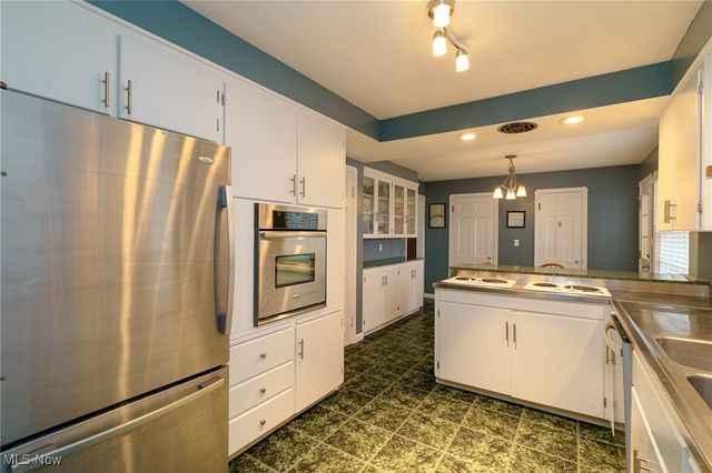 19091 Inglewood Avenue, Rocky River, OH 44116