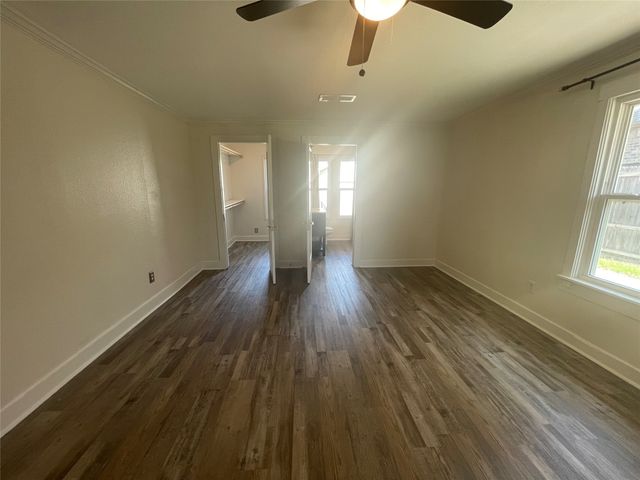 3320 W 5th Street, Fort Worth, TX 76107